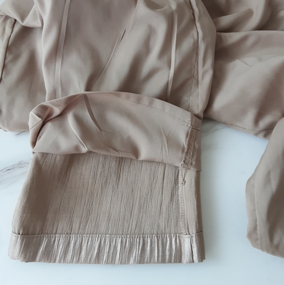 CHICO'S Travelers Collection Gold Luxe Metallic Welt Pocket Pants Sz 0 - NWOT - Picture 9 of 12
